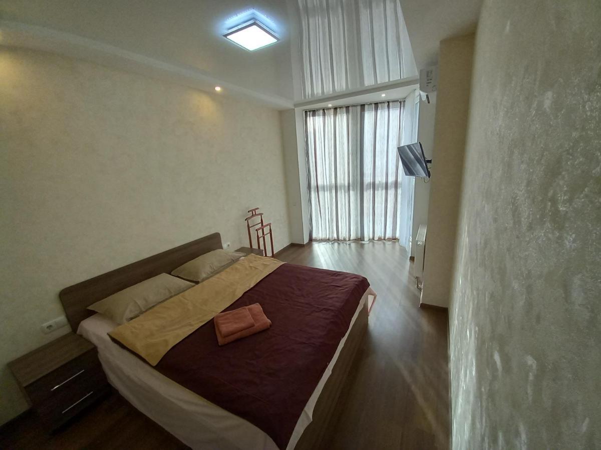 Smart Apartments Drahomanova 2А Kyiv Exterior photo